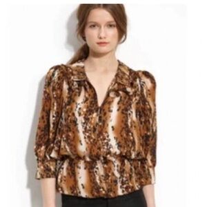 Parker 100% Silk Animal Print Blouse bag sleeve ruffle neck Size medium
